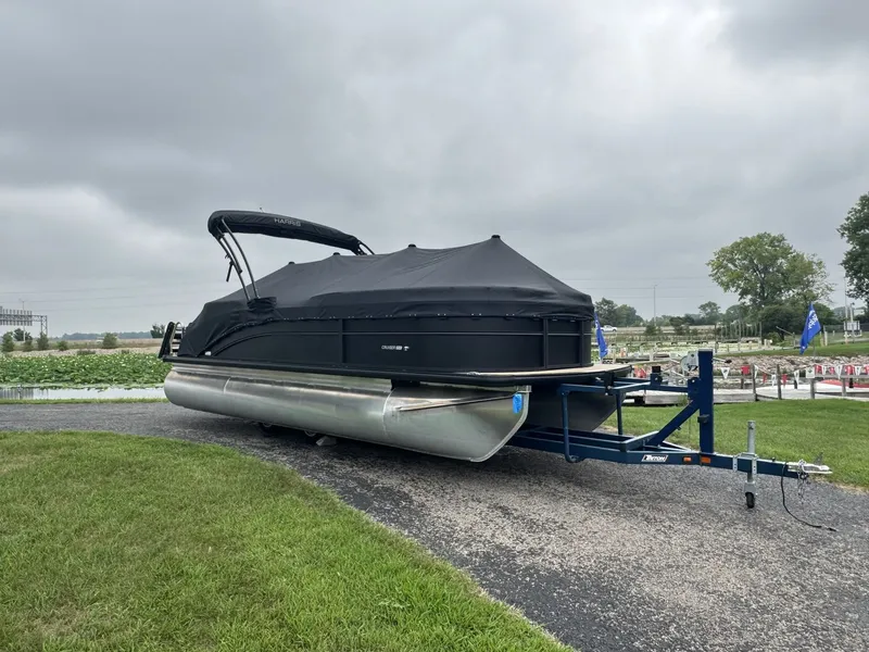 Slide: The Image of Harris Cruiser 210 2026 - 19
