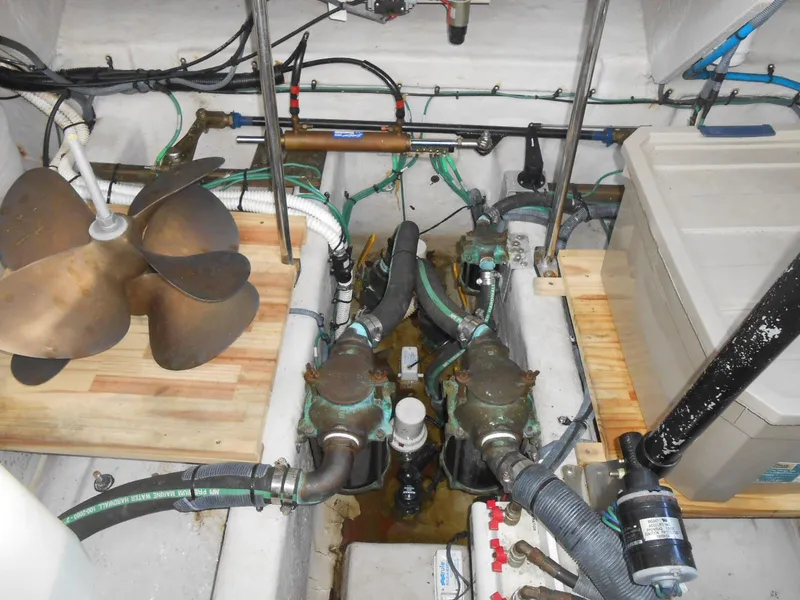 Slide: The Image of Engine room of 2005 Sea Ray 420 Sundancer with propeller and mechanical components. - 9