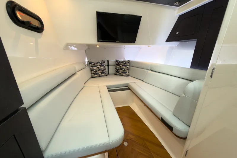 Slide: The Image of Boston Whaler 350 Realm 2026 - 16