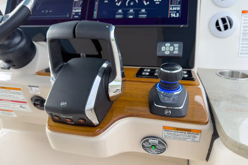 Slide: The Image of Boston Whaler 350 Realm 2026 - 14