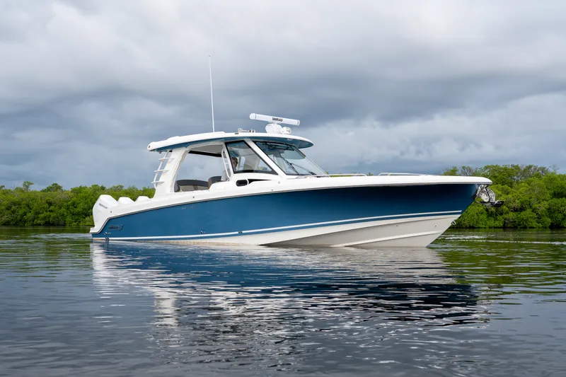 Slide: The Image of Boston Whaler 350 Realm 2026 - 38