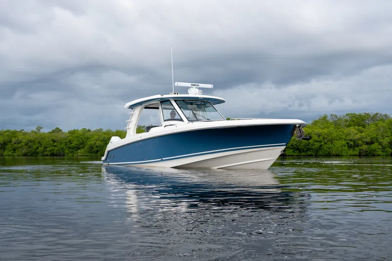 Slide: The Image of Boston Whaler 350 Realm 2026 - 37