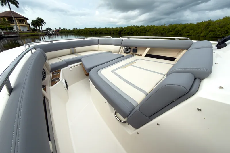 Slide: The Image of Boston Whaler 350 Realm 2026 - 23