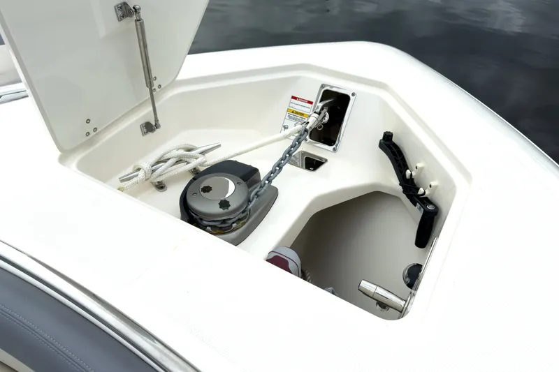 Slide: The Image of Boston Whaler 350 Realm 2026 - 25