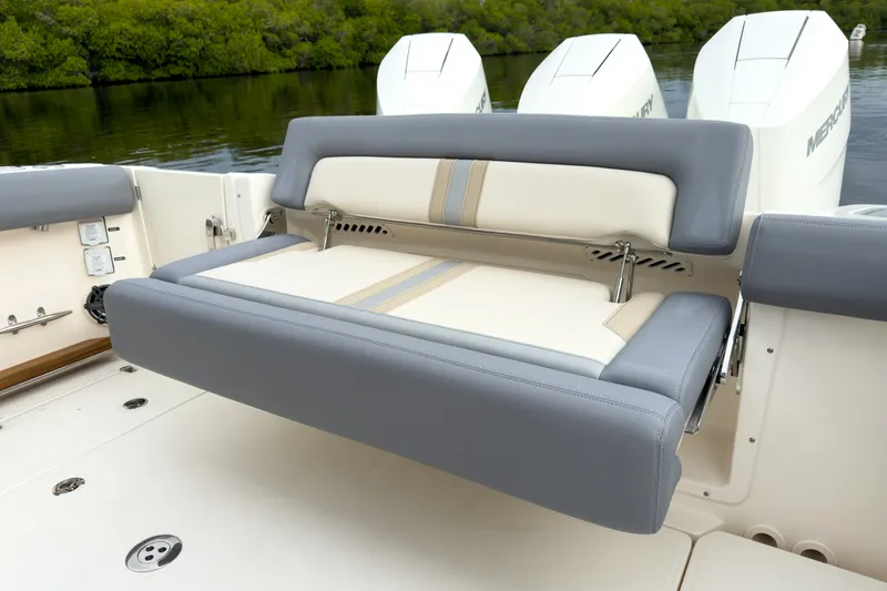 Slide: The Image of Boston Whaler 350 Realm 2026 - 6