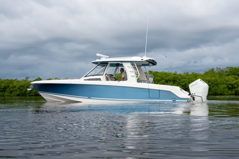 Slide: The Image of Boston Whaler 350 Realm 2026 - 1