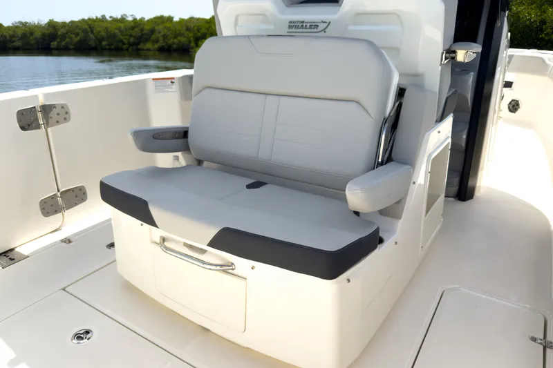 Slide: The Image of Boston Whaler 330 Outrage 2026 - 8