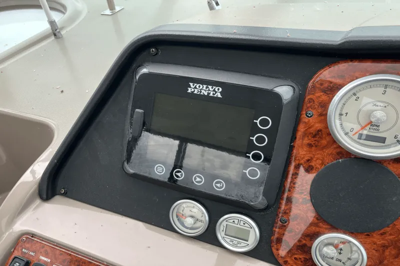 Slide: The Image of Cruisers Yachts 360 EXPRESS 2008 - 16