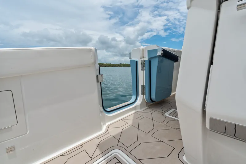 Slide: The Image of Ducari 37 XIV 2027 - 39