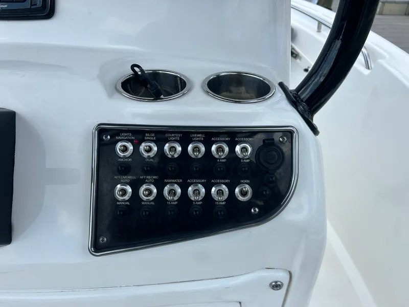 Slide: The Image of NauticStar 2102 LEGACY 2021 - 16