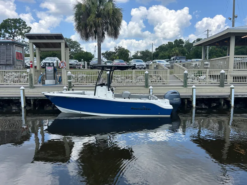 The Image of NauticStar 2102 LEGACY 2021 - 0