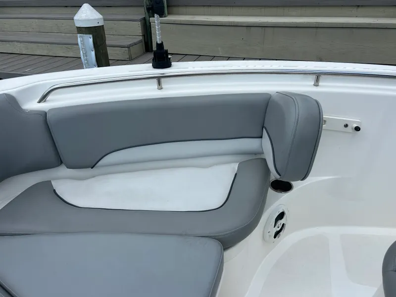 Slide: The Image of NauticStar 2102 LEGACY 2021 - 19