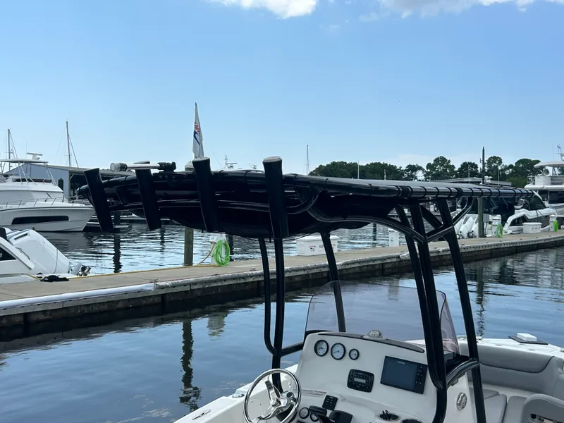Slide: The Image of NauticStar 2102 LEGACY 2021 - 7