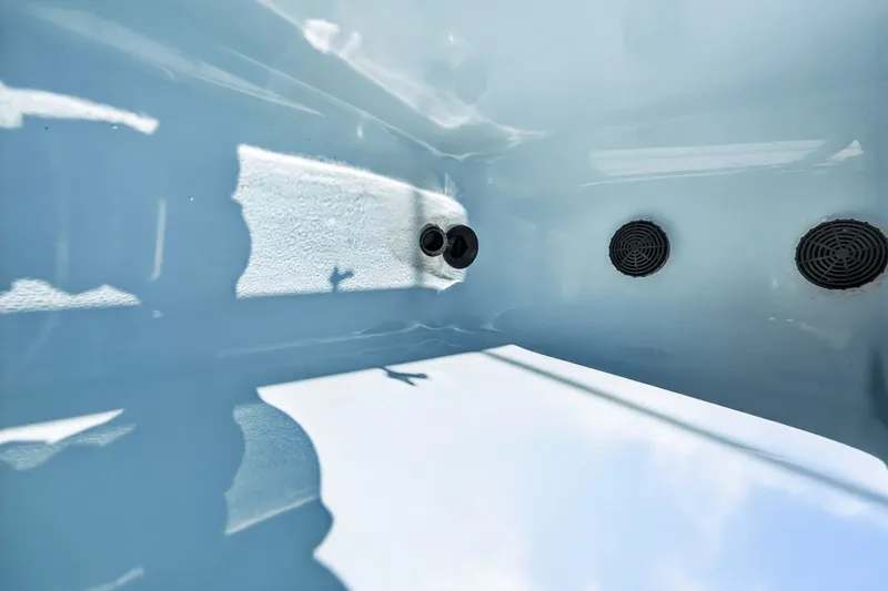 Slide: The Image of Boston Whaler 330 OUTRAGE 2021 - 62