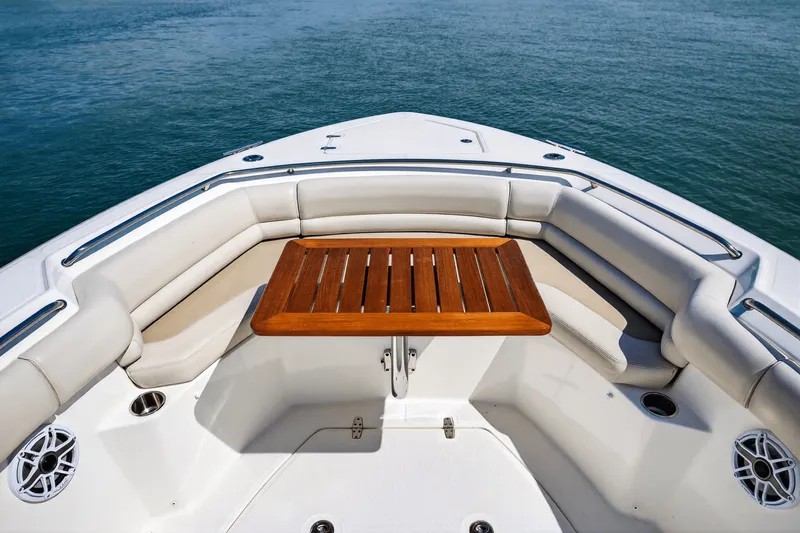 Slide: The Image of Boston Whaler 330 OUTRAGE 2021 - 65