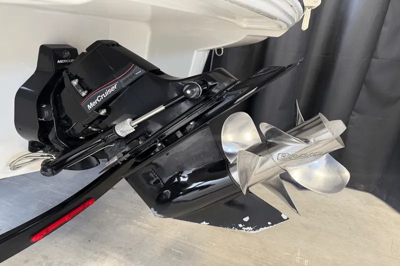 Slide: The Image of Crownline Boats E23 2018 - 10