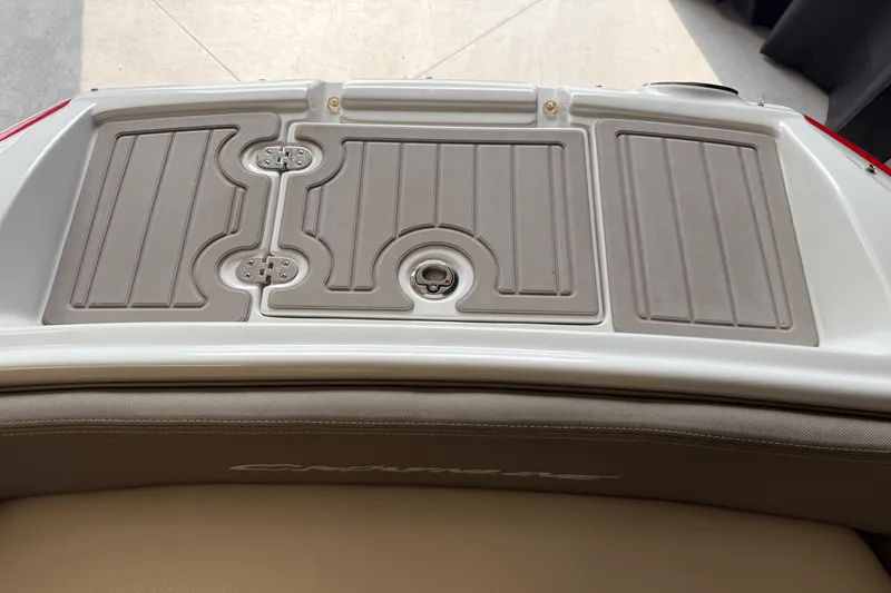 Slide: The Image of Crownline Boats E23 2018 - 101