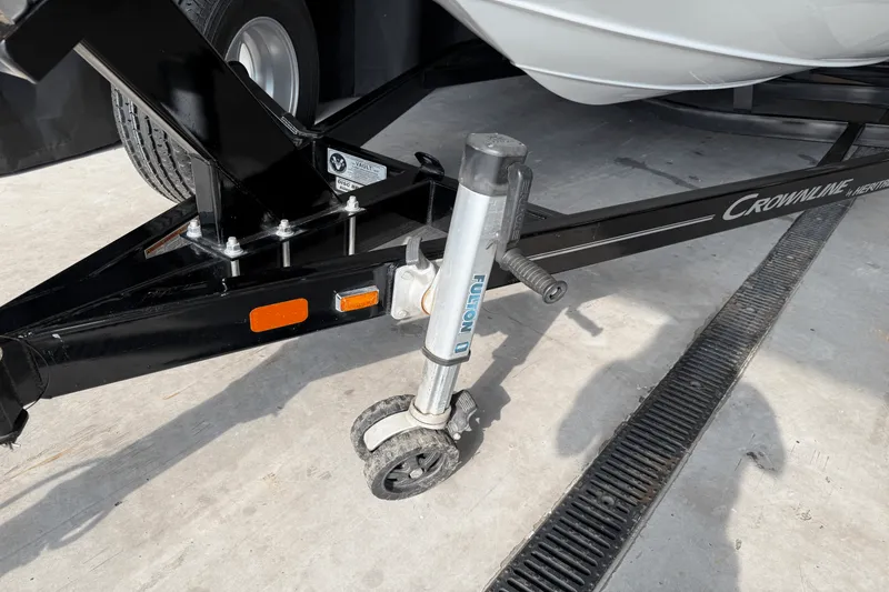 Slide: The Image of Crownline Boats E23 2018 - 111