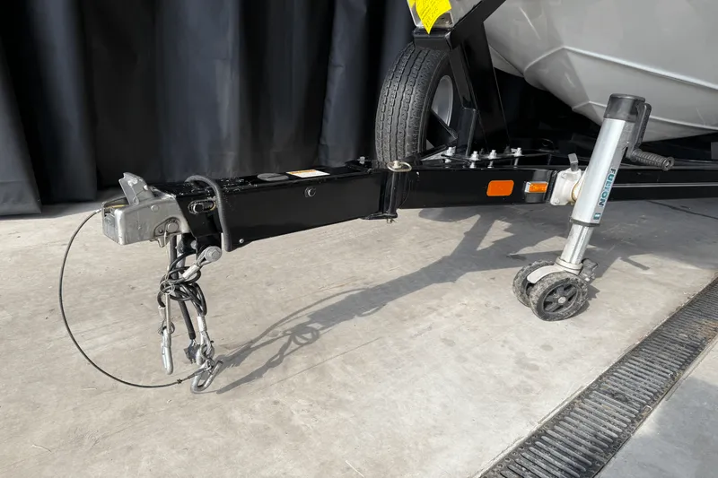 Slide: The Image of Crownline Boats E23 2018 - 113