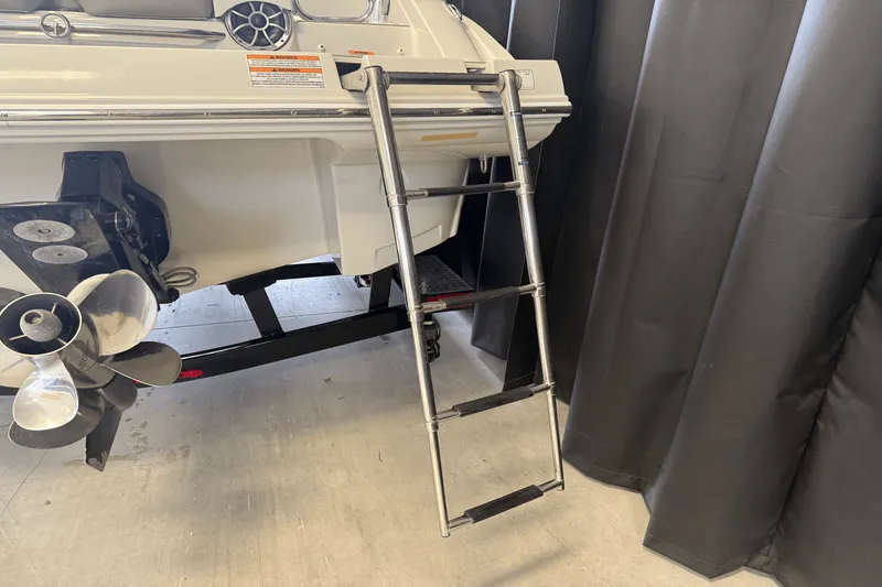 Slide: The Image of Crownline Boats E23 2018 - 12