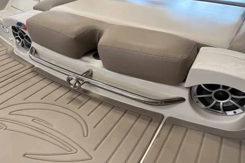 Slide: The Image of Crownline Boats E23 2018 - 13