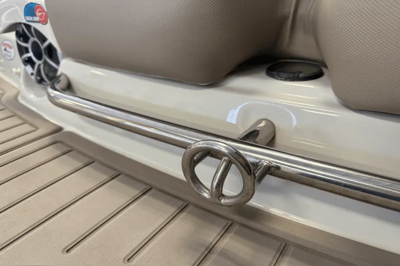 Slide: The Image of Crownline Boats E23 2018 - 14