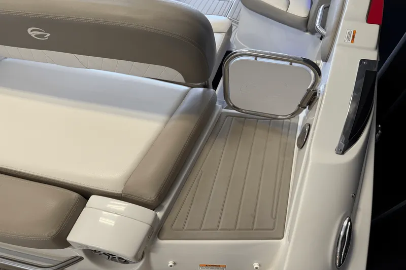 Slide: The Image of Crownline Boats E23 2018 - 18