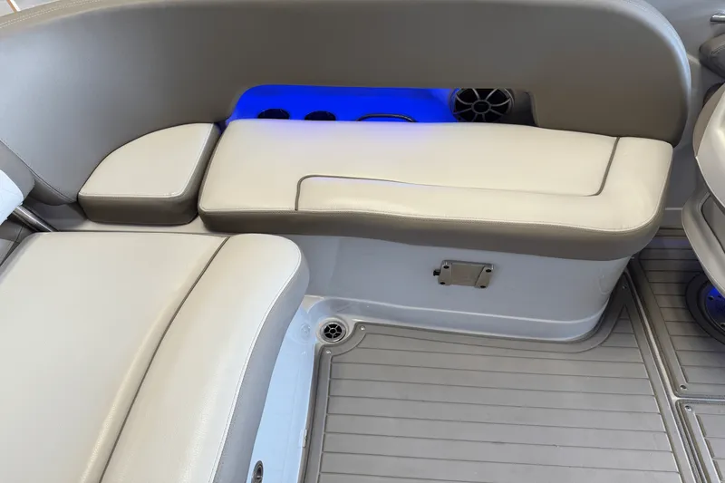 Slide: The Image of Crownline Boats E23 2018 - 30