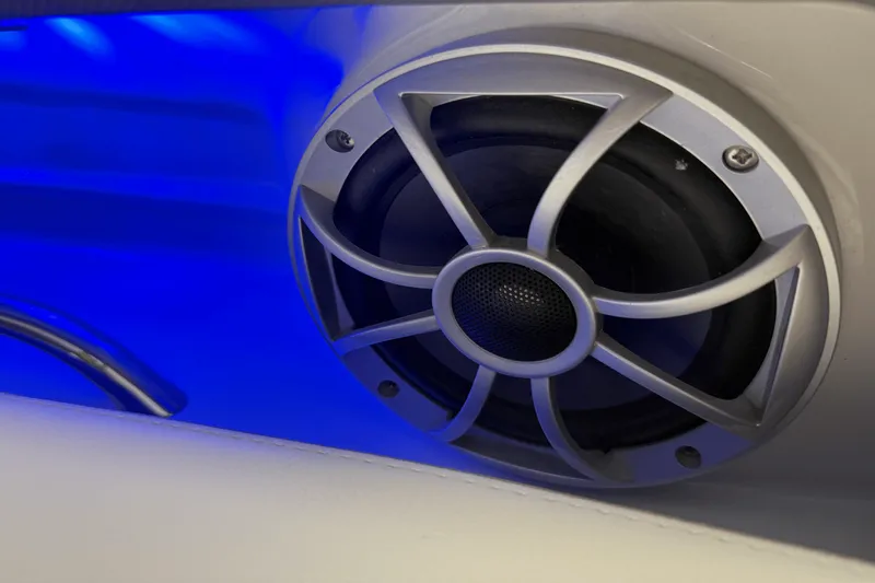 Slide: The Image of Crownline Boats E23 2018 - 33