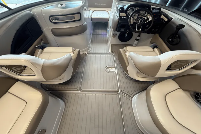 Slide: The Image of Crownline Boats E23 2018 - 37