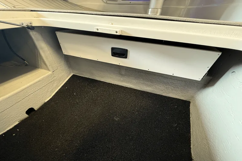 Slide: The Image of Crownline Boats E23 2018 - 41