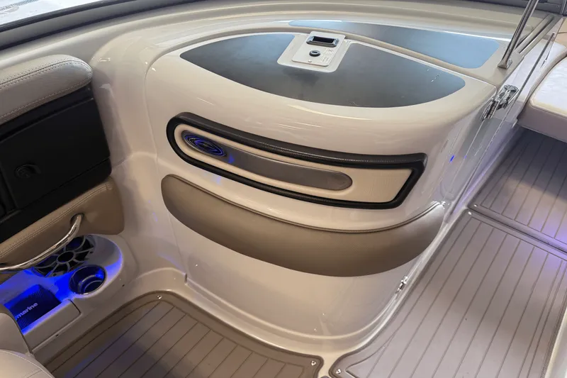 Slide: The Image of Crownline Boats E23 2018 - 52