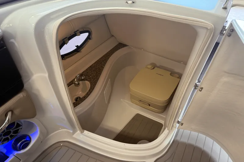 Slide: The Image of Crownline Boats E23 2018 - 54