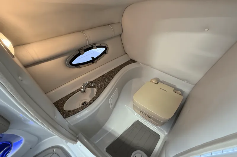 Slide: The Image of Crownline Boats E23 2018 - 55