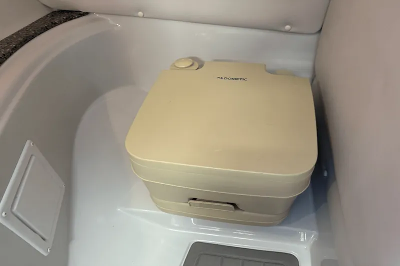 Slide: The Image of Crownline Boats E23 2018 - 56