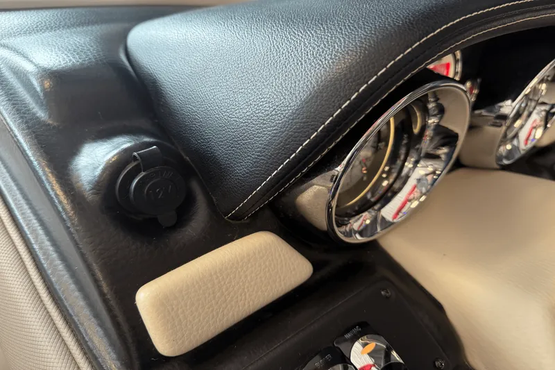 Slide: The Image of Crownline Boats E23 2018 - 67