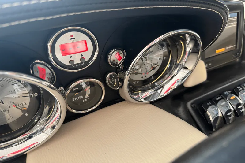 Slide: The Image of Crownline Boats E23 2018 - 69