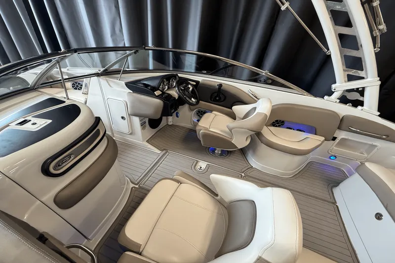 Slide: The Image of Crownline Boats E23 2018 - 7