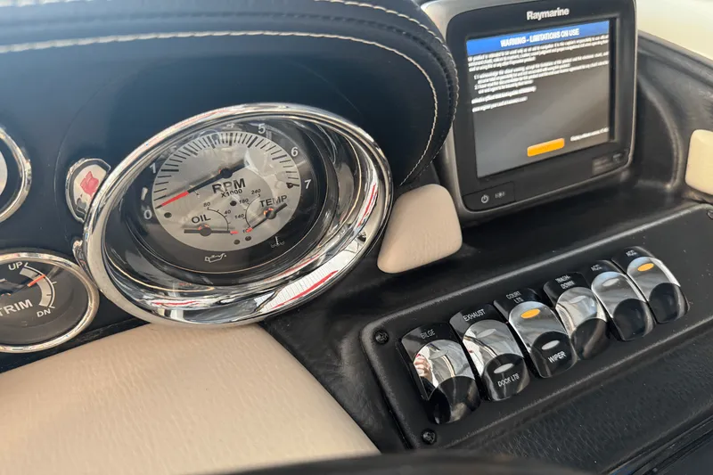 Slide: The Image of Crownline Boats E23 2018 - 70