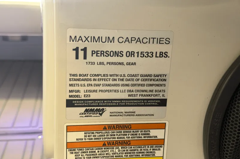 Slide: The Image of Crownline Boats E23 2018 - 80