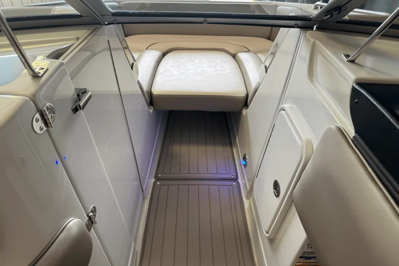 Slide: The Image of Crownline Boats E23 2018 - 81