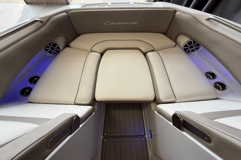 Slide: The Image of Crownline Boats E23 2018 - 88