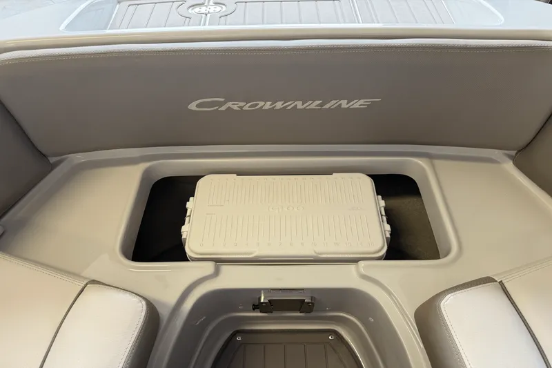 Slide: The Image of Crownline Boats E23 2018 - 96