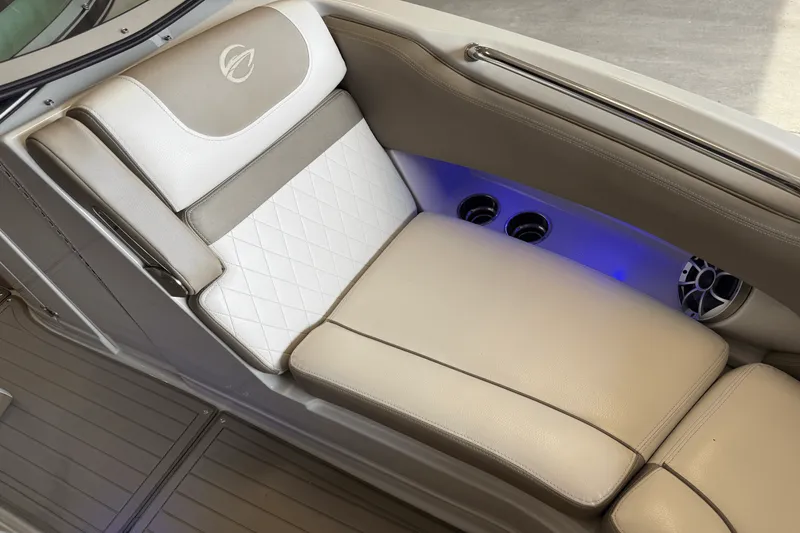 Slide: The Image of Crownline Boats E23 2018 - 98