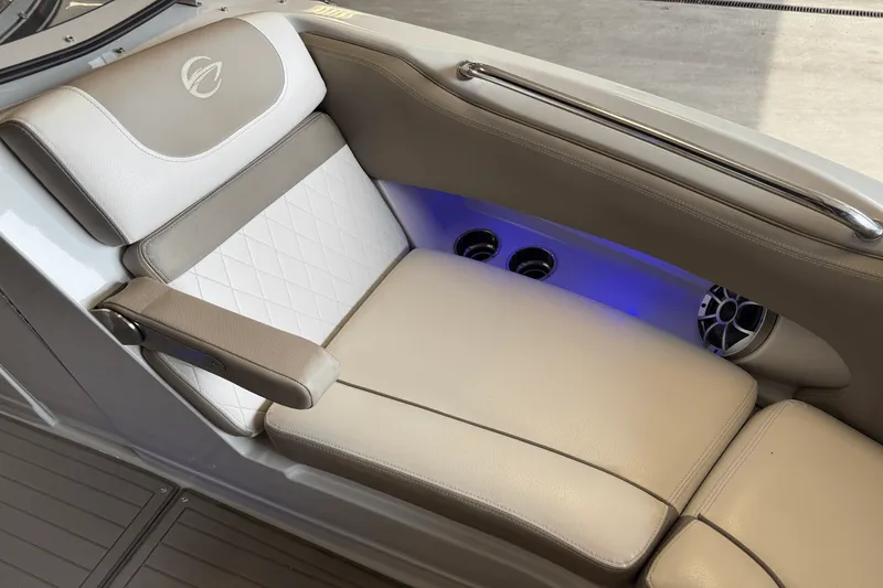 Slide: The Image of Crownline Boats E23 2018 - 99