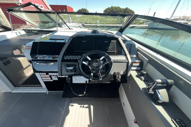 Slide: The Image of Cruisers Yachts 34 GLS Outboard 2024 - 10