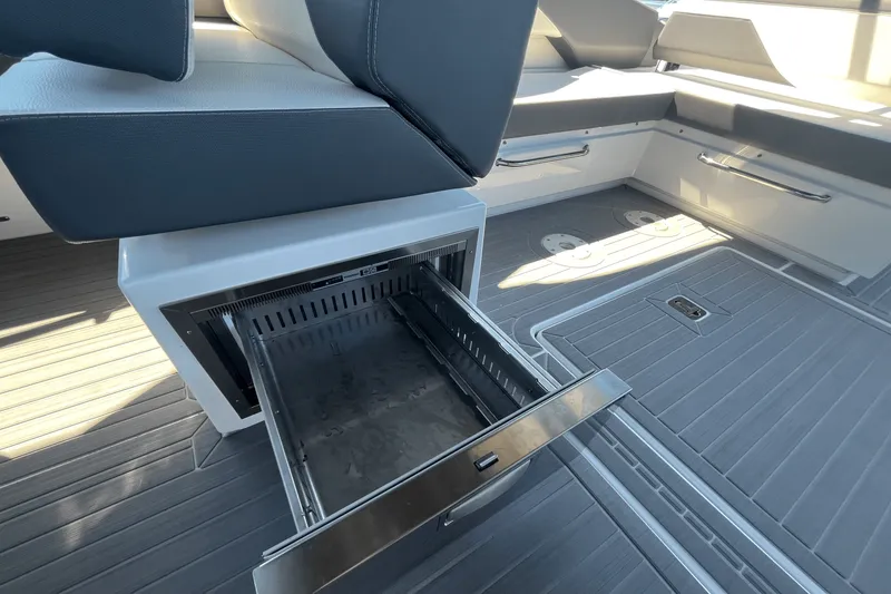 Slide: The Image of Cruisers Yachts 34 GLS Outboard 2024 - 8