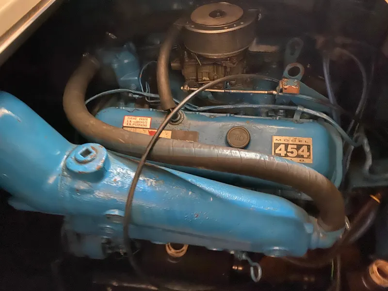 Slide: The Image of Crusader 454 CID 7.4L  - 19