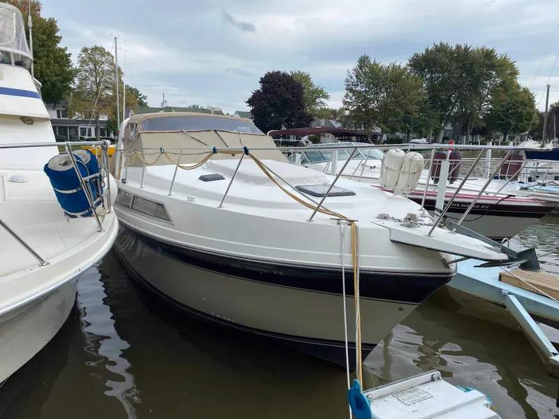 The Image of Carver Yachts 32 Montego 1988 - undefined
