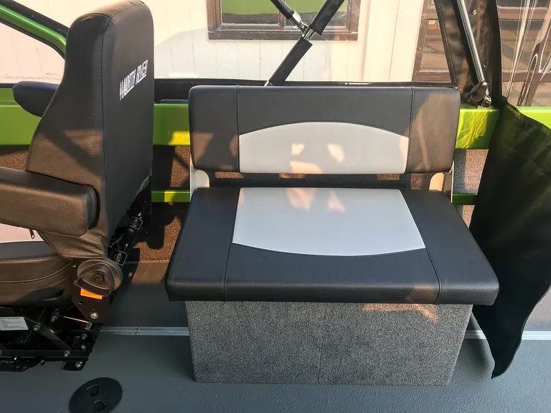 Slide: The Image of North River 21' Commander 2026 - 13